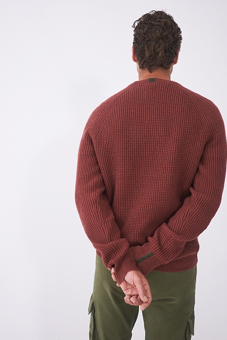 WILLOW TUCK STITCH CREW NECK MID RED 3