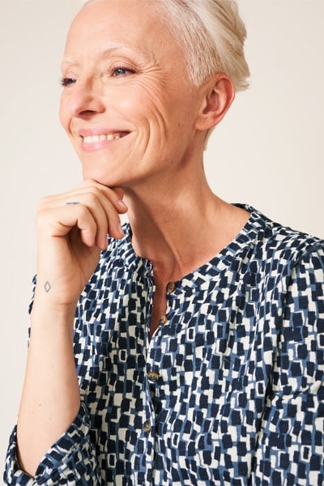 TIA TIE HEM JERSEY SHIRT NAVY PRINT 3