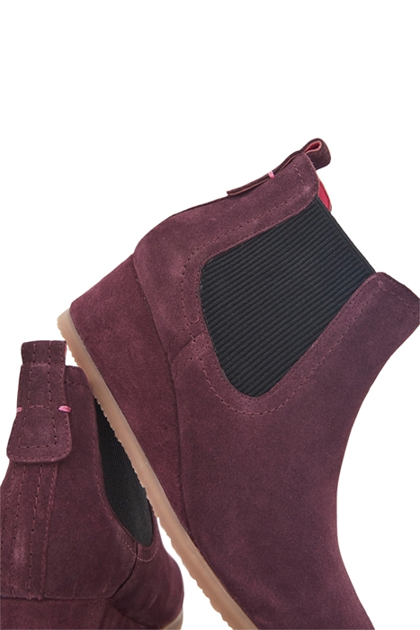 IY SUEDE WEDGE BOOT DK PLUM 4