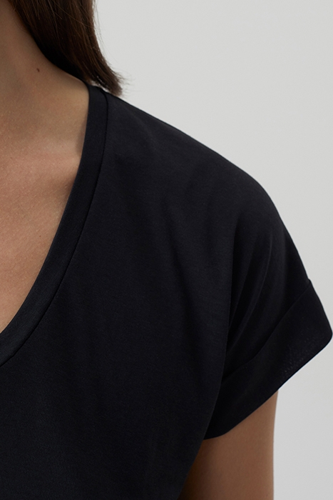 T-SHIRT SOFT V BLACK 4