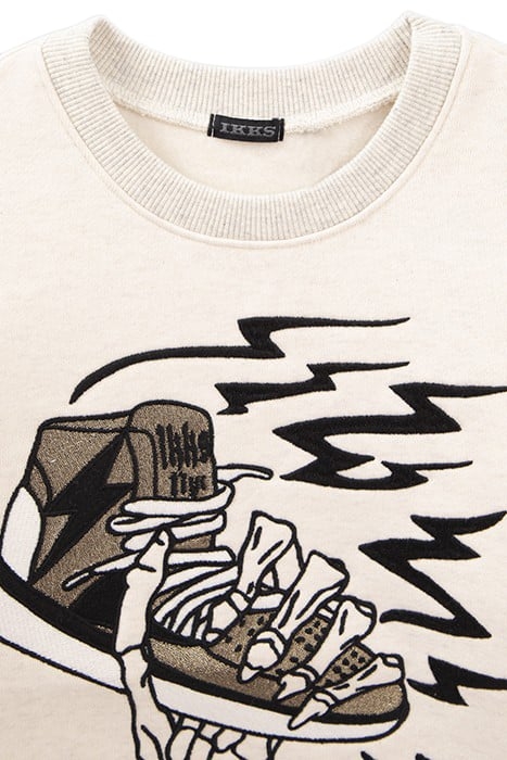 BOYS’ ECRU SWEATSHIRT WITH TRAINER-SKELETON XL EMBROIDERY 4