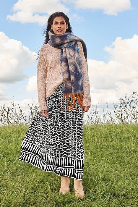 TEXTURED V NECK JUMPER NATURAL MULTI 7