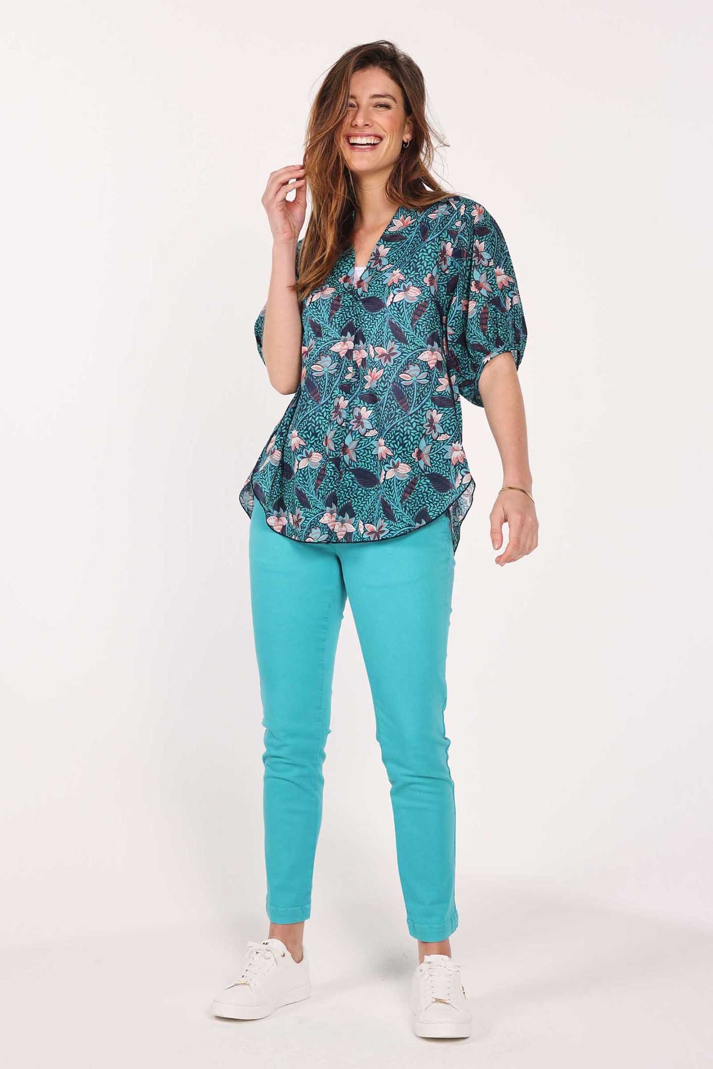 BLOUSE S/S FLIRT GREEN WITH LOTS OF LEAVES PRINT 2