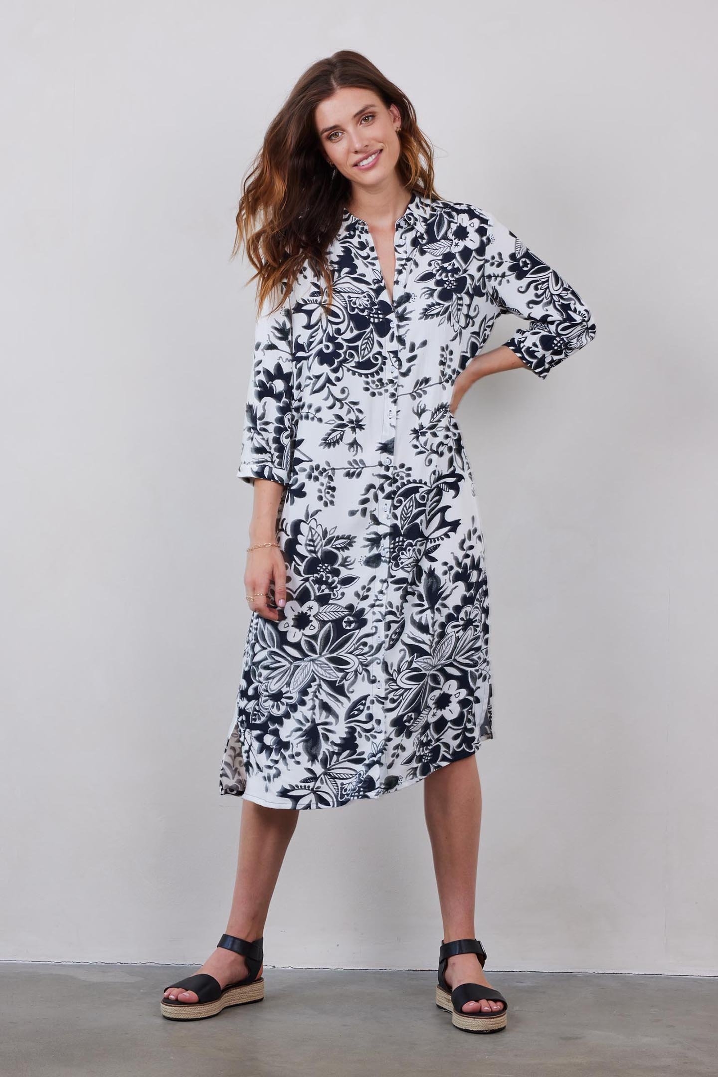 LONGER TUNIC WONDERFUL, 3/4 SLEEVE OFFWHITE WITH BLACK CENTE 2