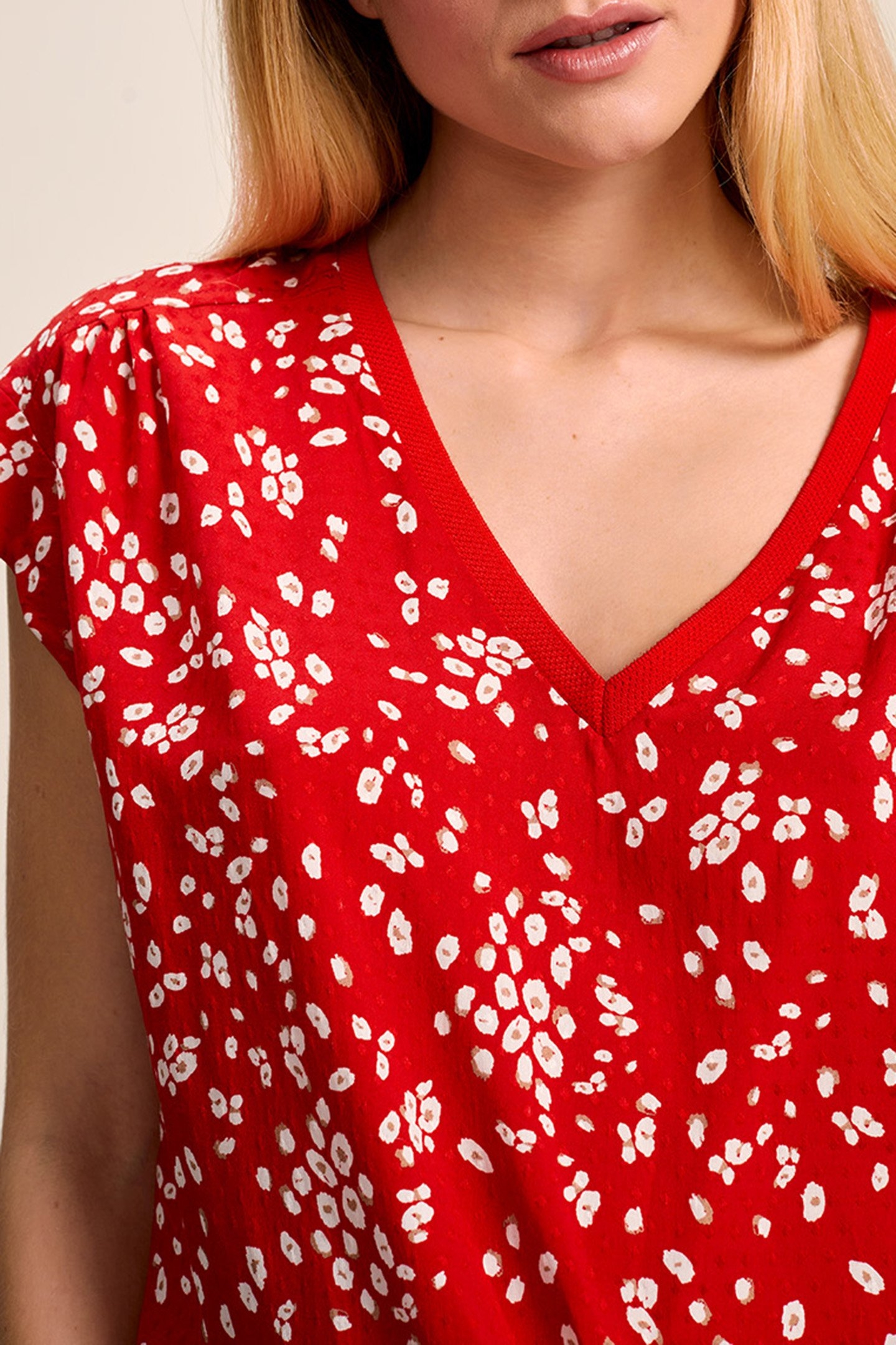 CHAPA _ CHERRY TOP WITH ABSTRACT FLOWER PRINT RED 4