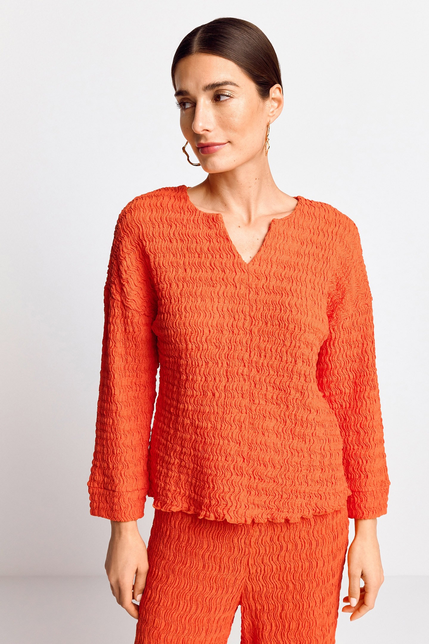 CRINKLED LONGSLEEVE CHERRY TOMATO 1