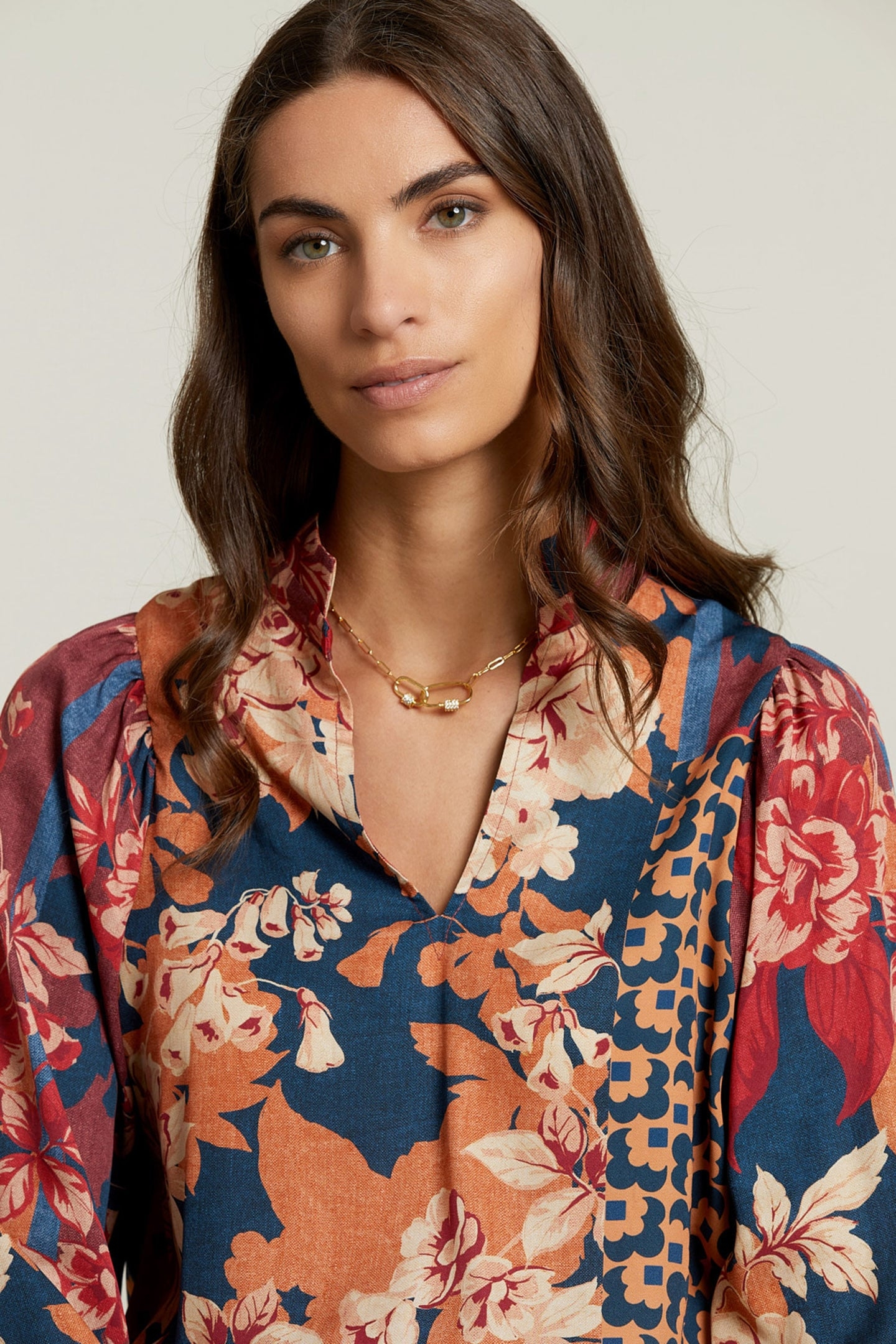 MULTI FANTASY V-NECK BLOUSE 4