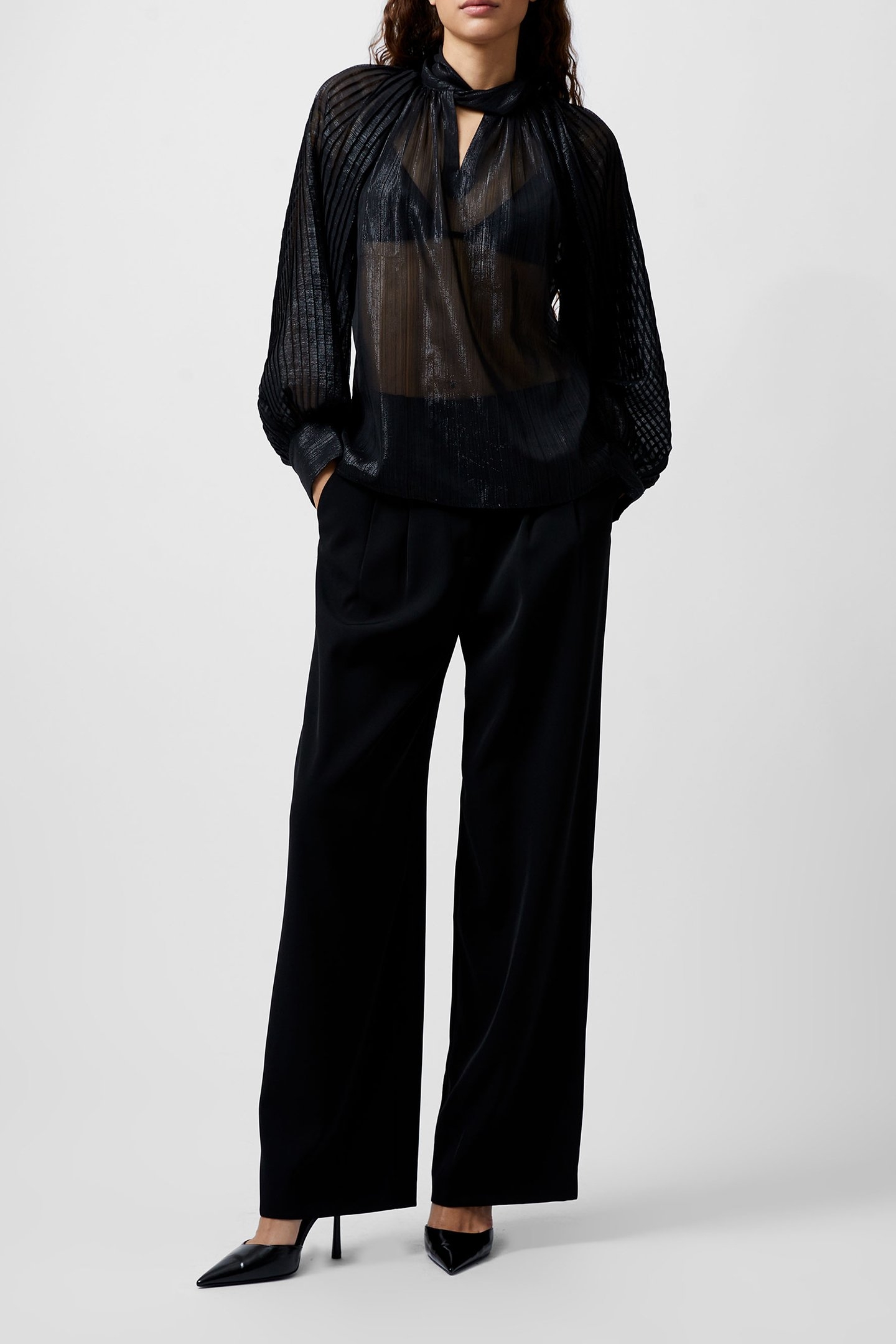 BETH LUREX KEYHOLE TOP BLACKOUT 1