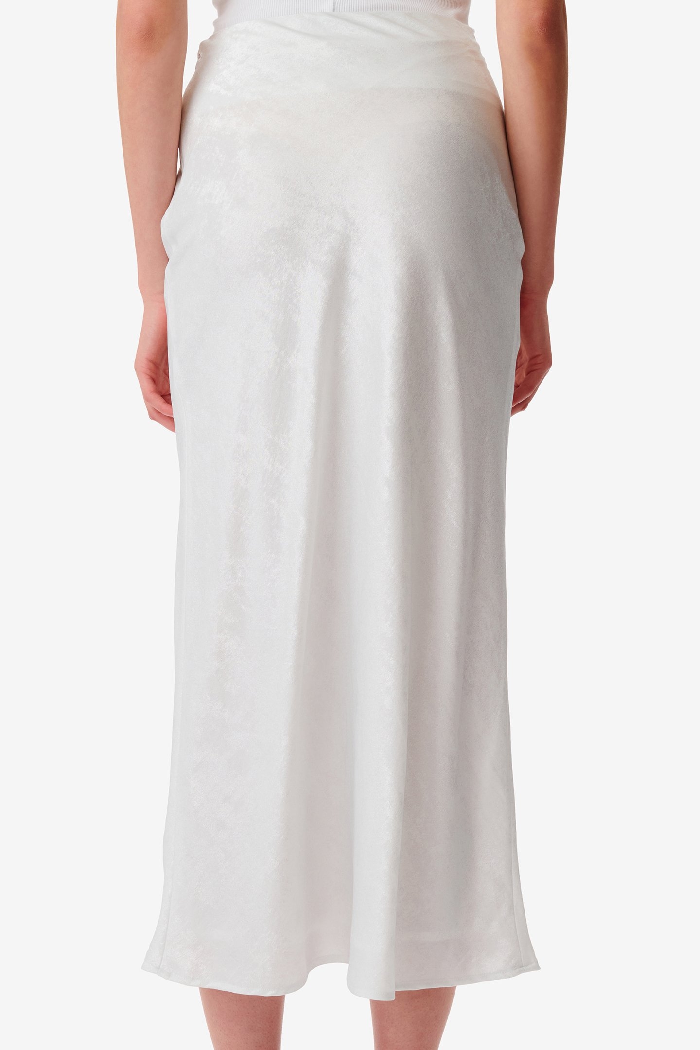 CARISA PEARLY WHITE 2