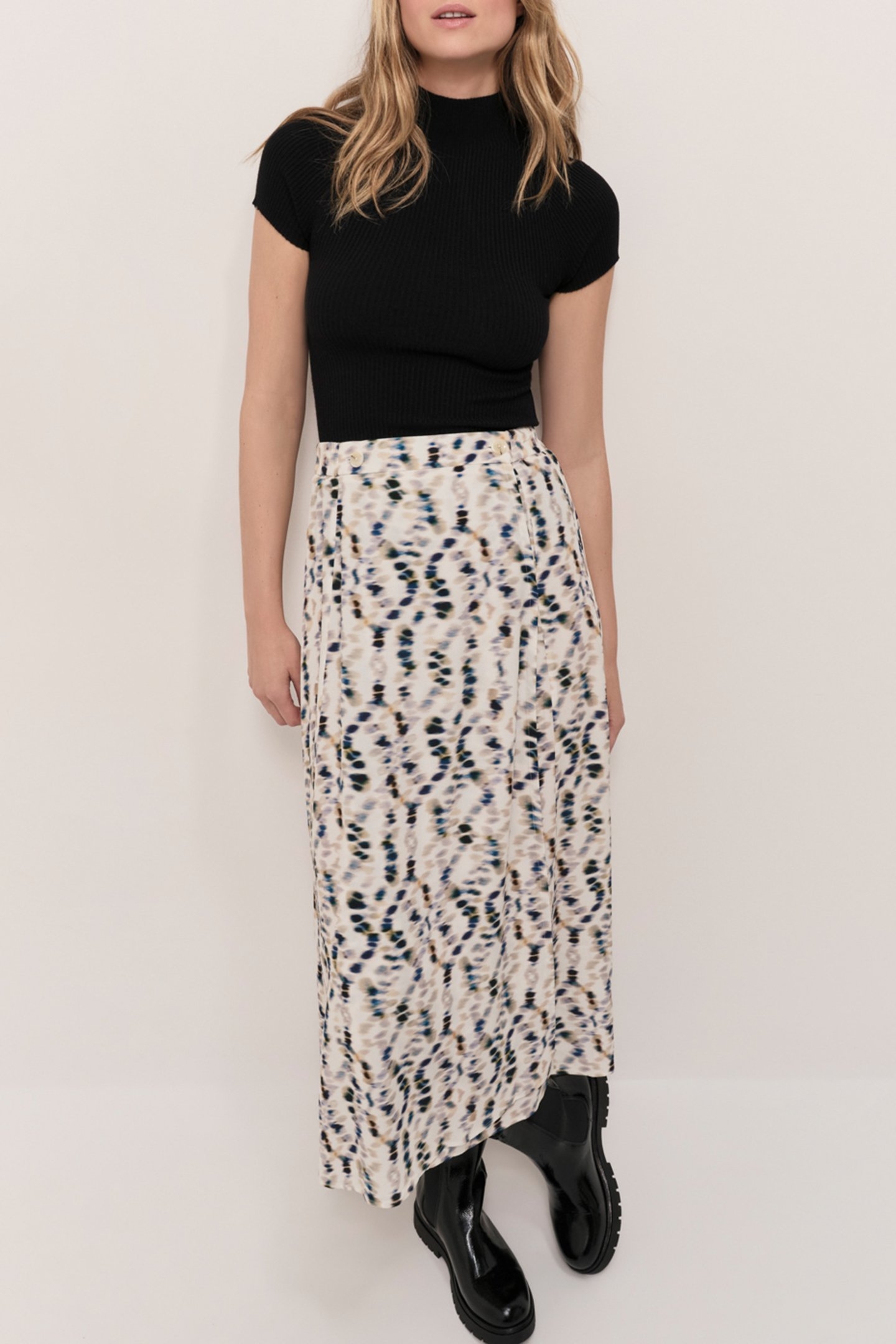 JACA - OFF WHITE LONG SKIRT WITH PEARL TREASURE PRINT 3