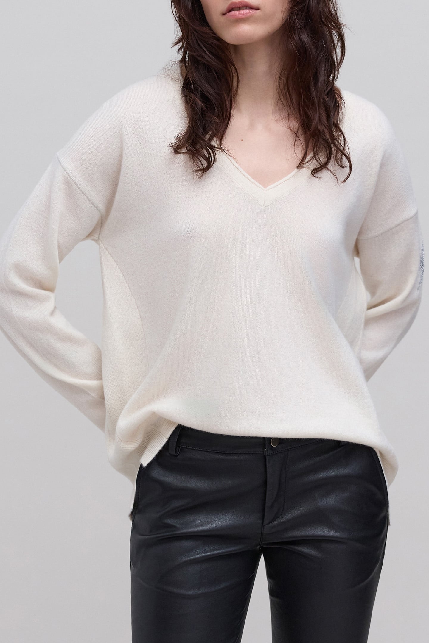 WOMEN’S ECRU PURE CASHMERE KNIT V_NECK SWEATER 1