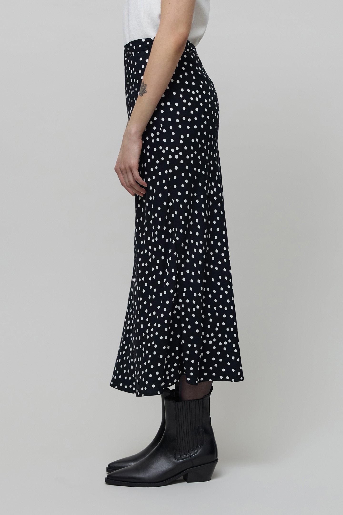 BLACK MIDI SKIRT LENZING™ ECOVERO™ WOMEN'S POLKA DOT PRINT 6