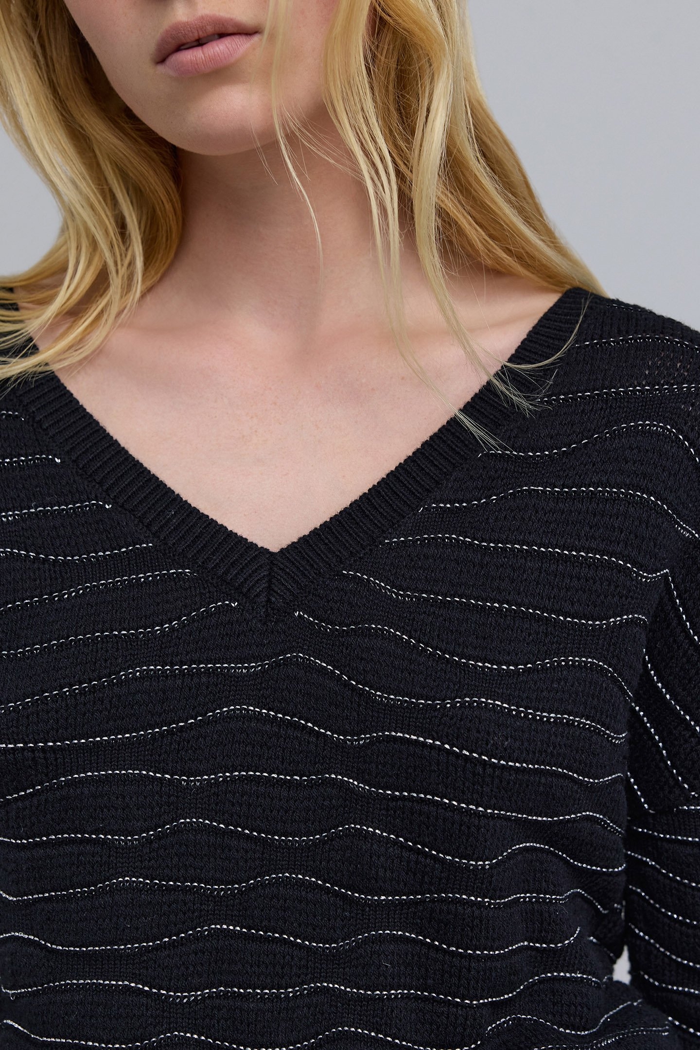 BLACK LUREX STRIPE KNIT SWEATER FRONT/BACK 5