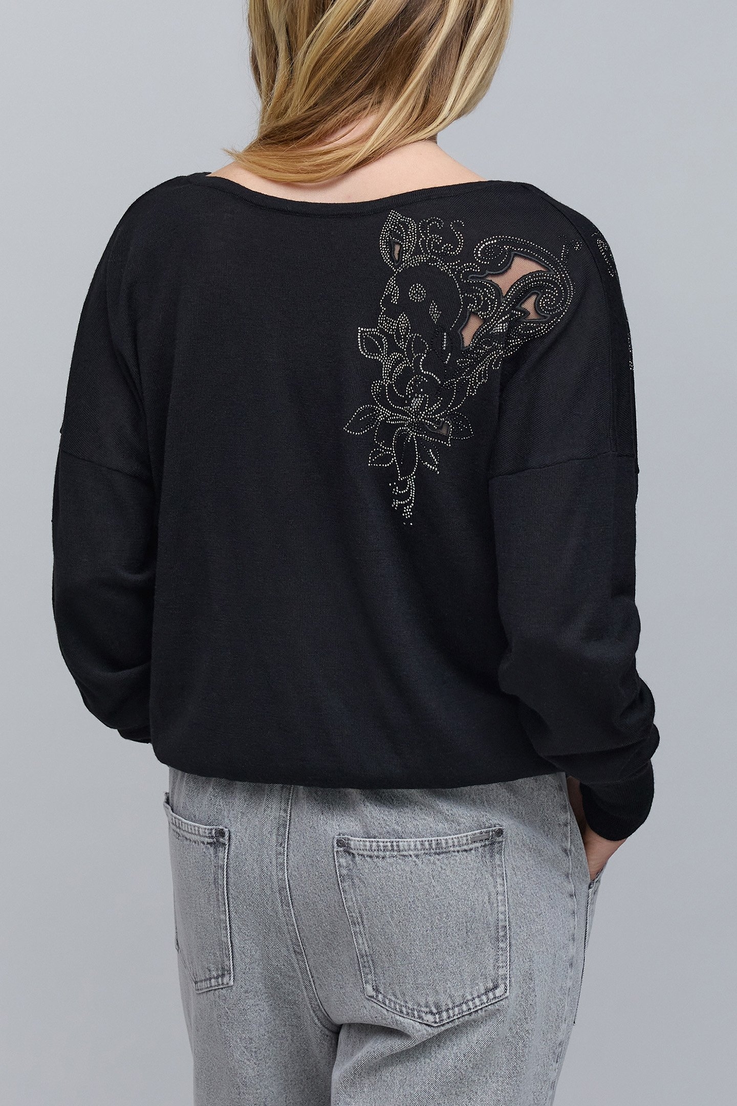BLACK FRONT/BACK KNIT SWEATER WITH FLOWERS 5