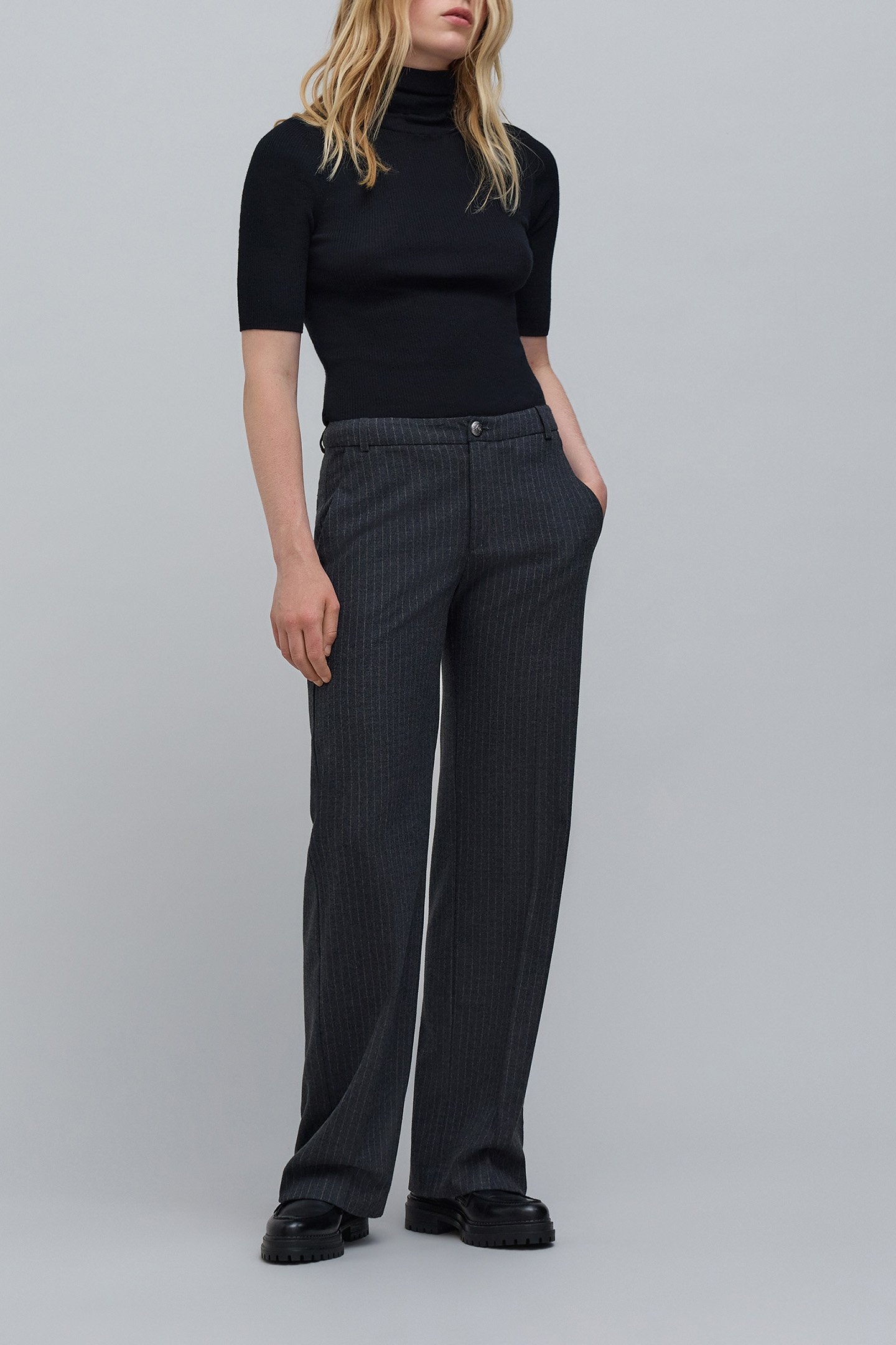GRAY FLARE SUIT PANTS WITH TENNIS STRIPES 4