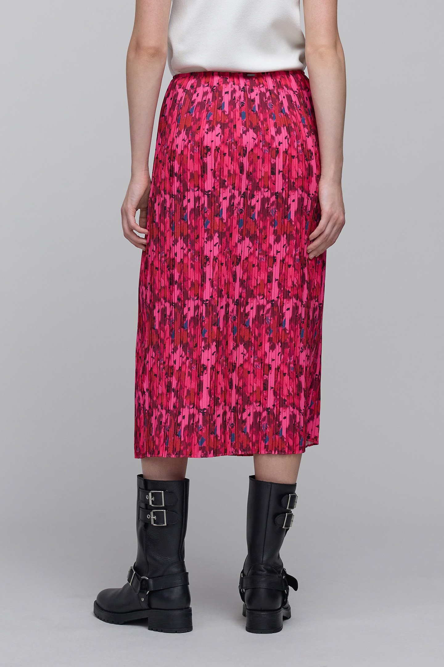 PINK PLEATED SKIRT WITH ORIGAMI FLOWER PRINT 2
