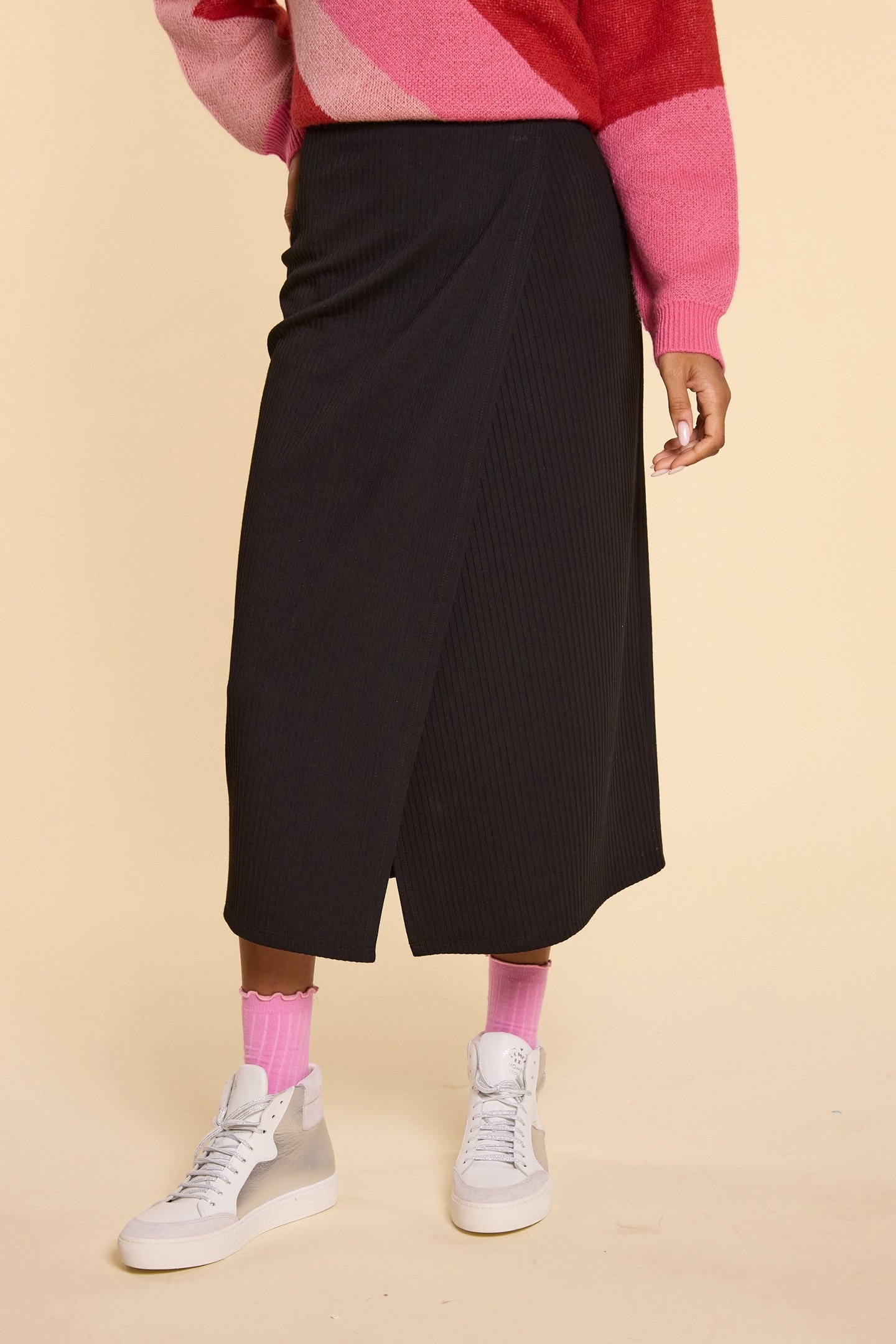 BLACK RIBBED LONG WRAP SKIRT 1