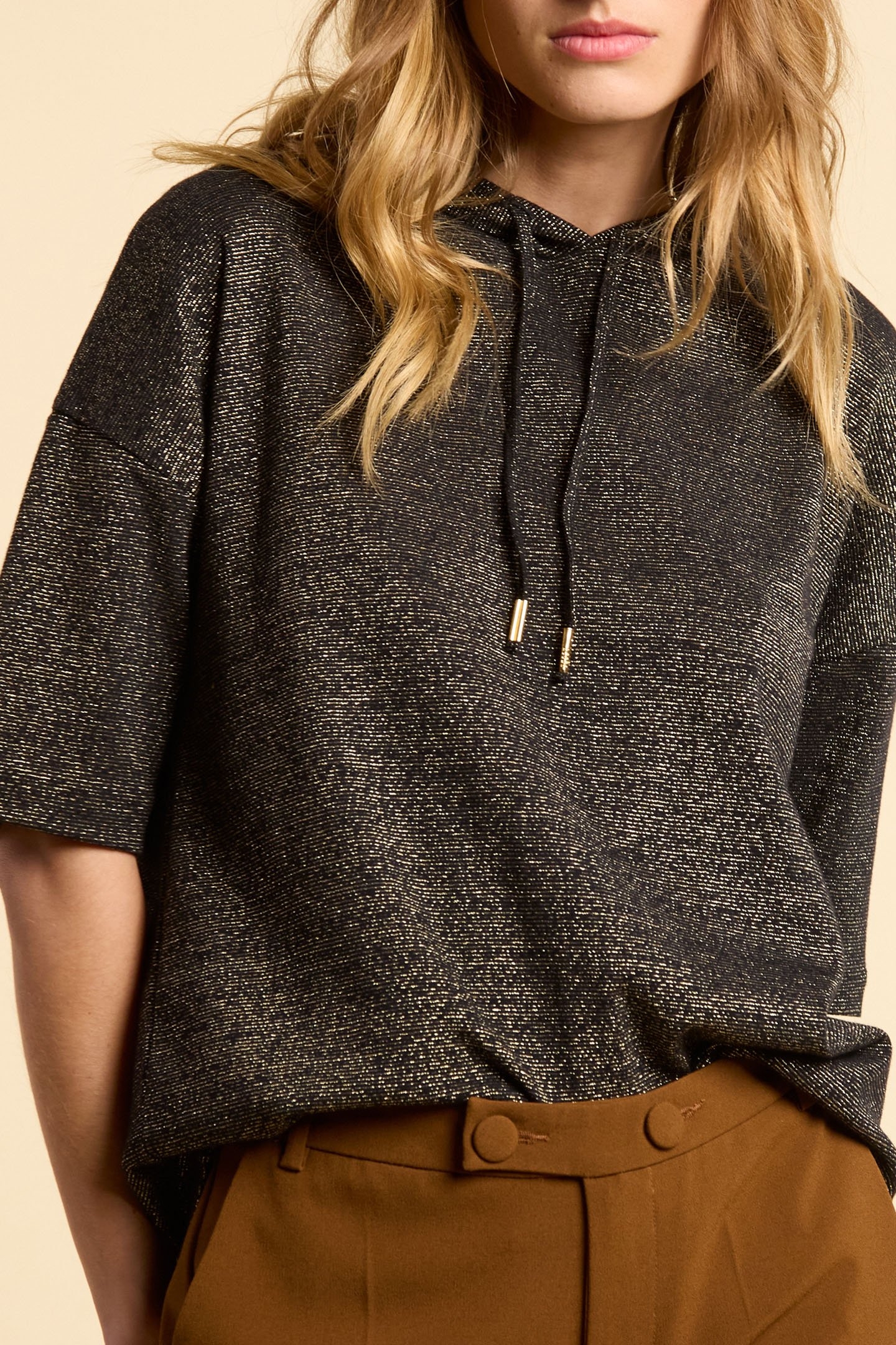 BLACK HOODED T-SHIRT WITH GOLD METALLIC STRIPES 1