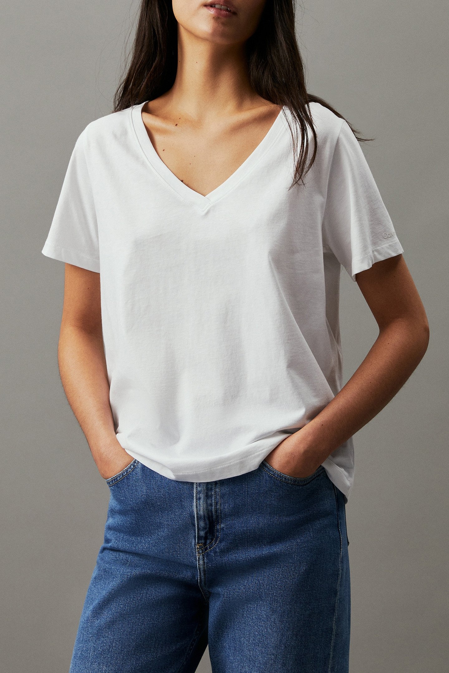 SMOOTH V-NECK T-SHIRT STANDARD FIT WHITE 1