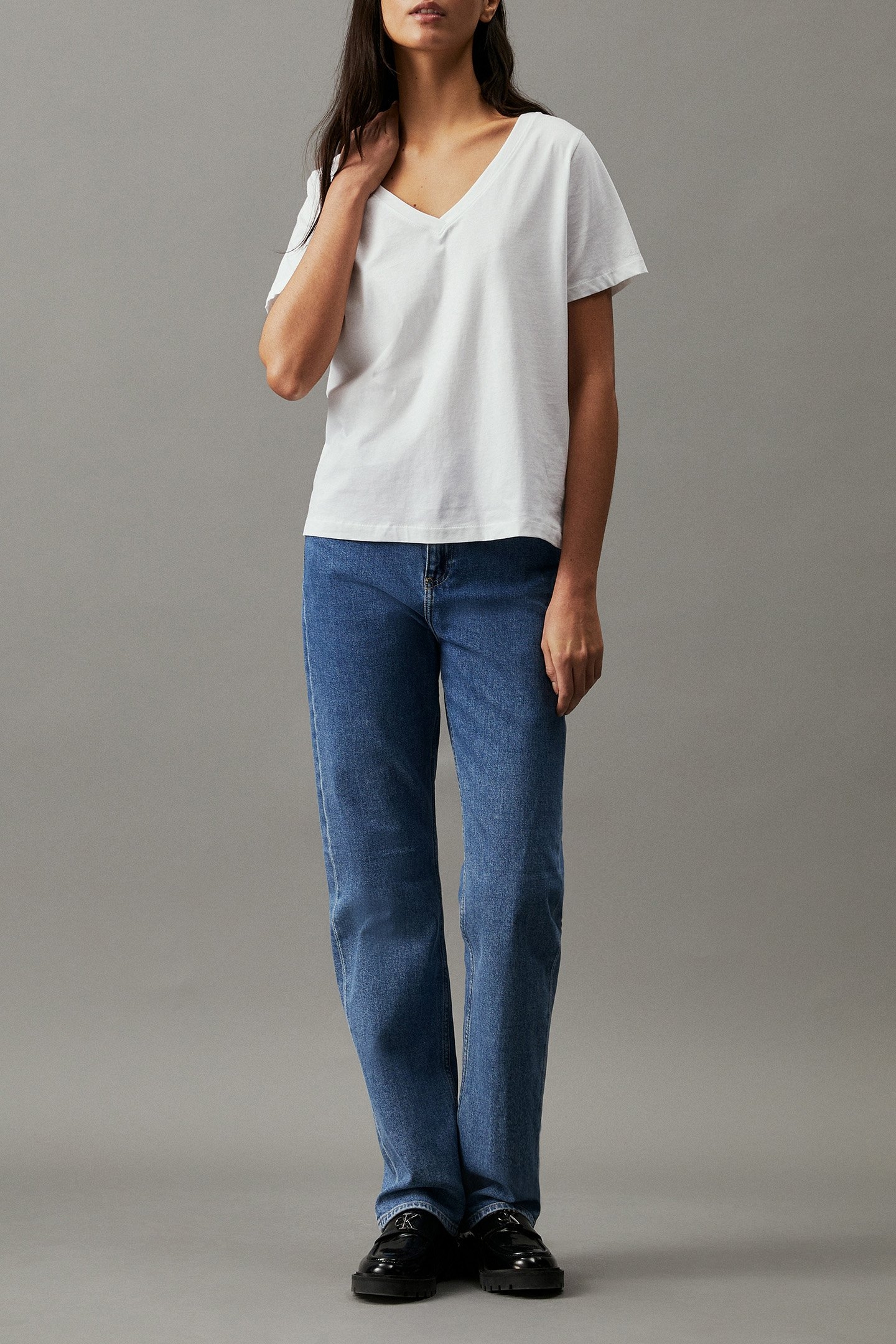 SMOOTH V-NECK T-SHIRT STANDARD FIT WHITE 3