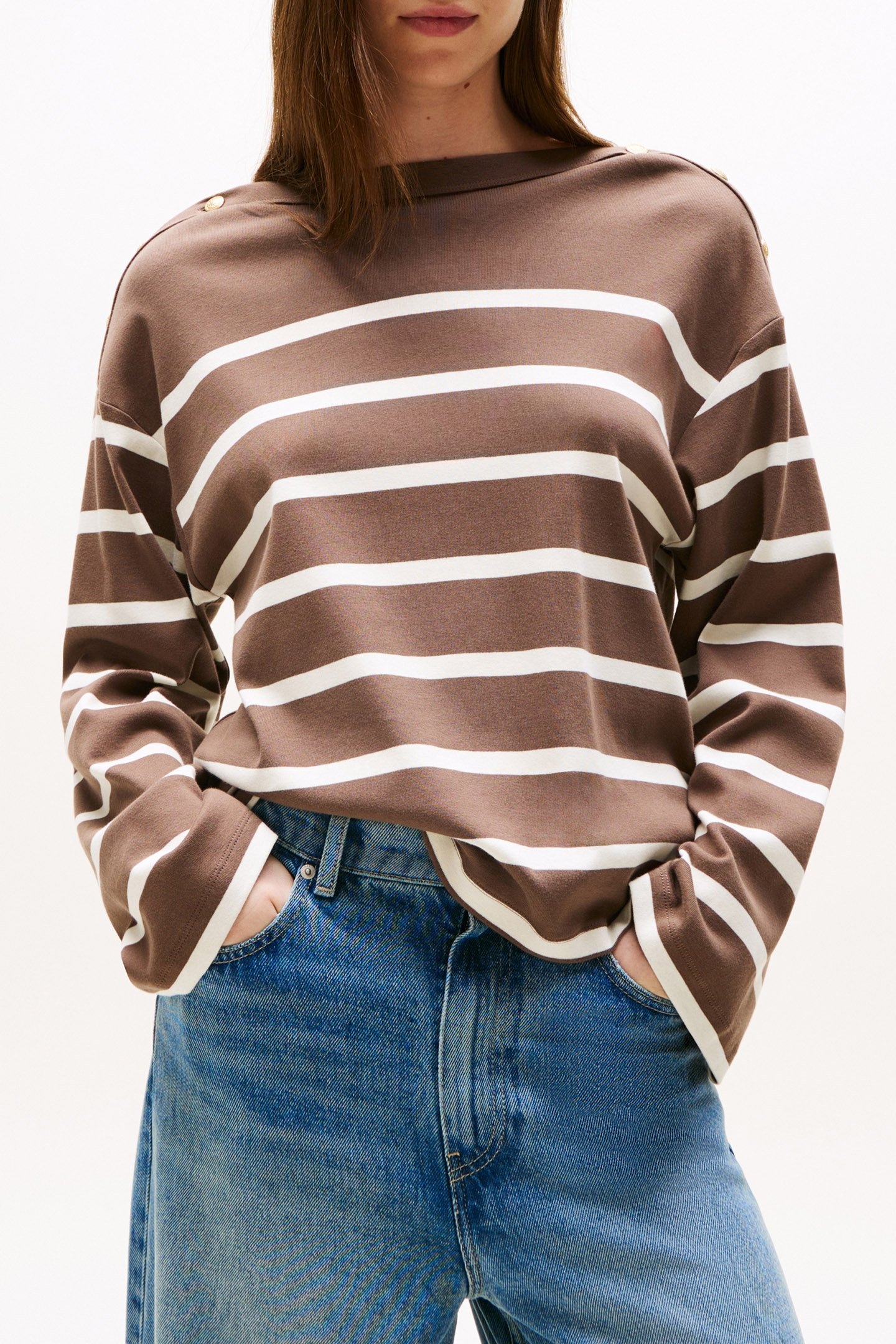 LWK GOLD BUTTON BOAT STANDARD FIT SWEATSHIRT CHOCOLATE 1