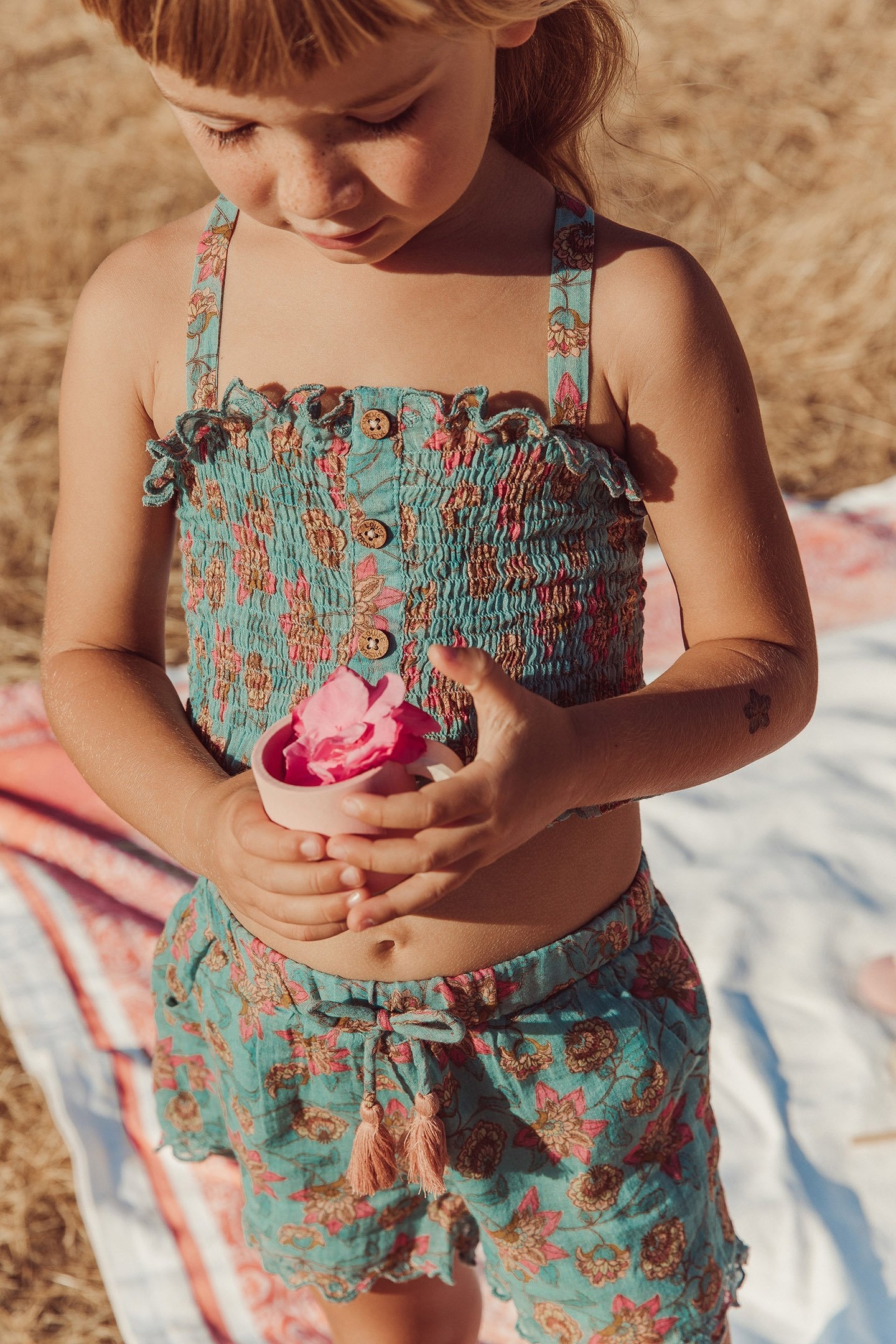 TOP MALIKA TURQUOISE FLOWERS 4