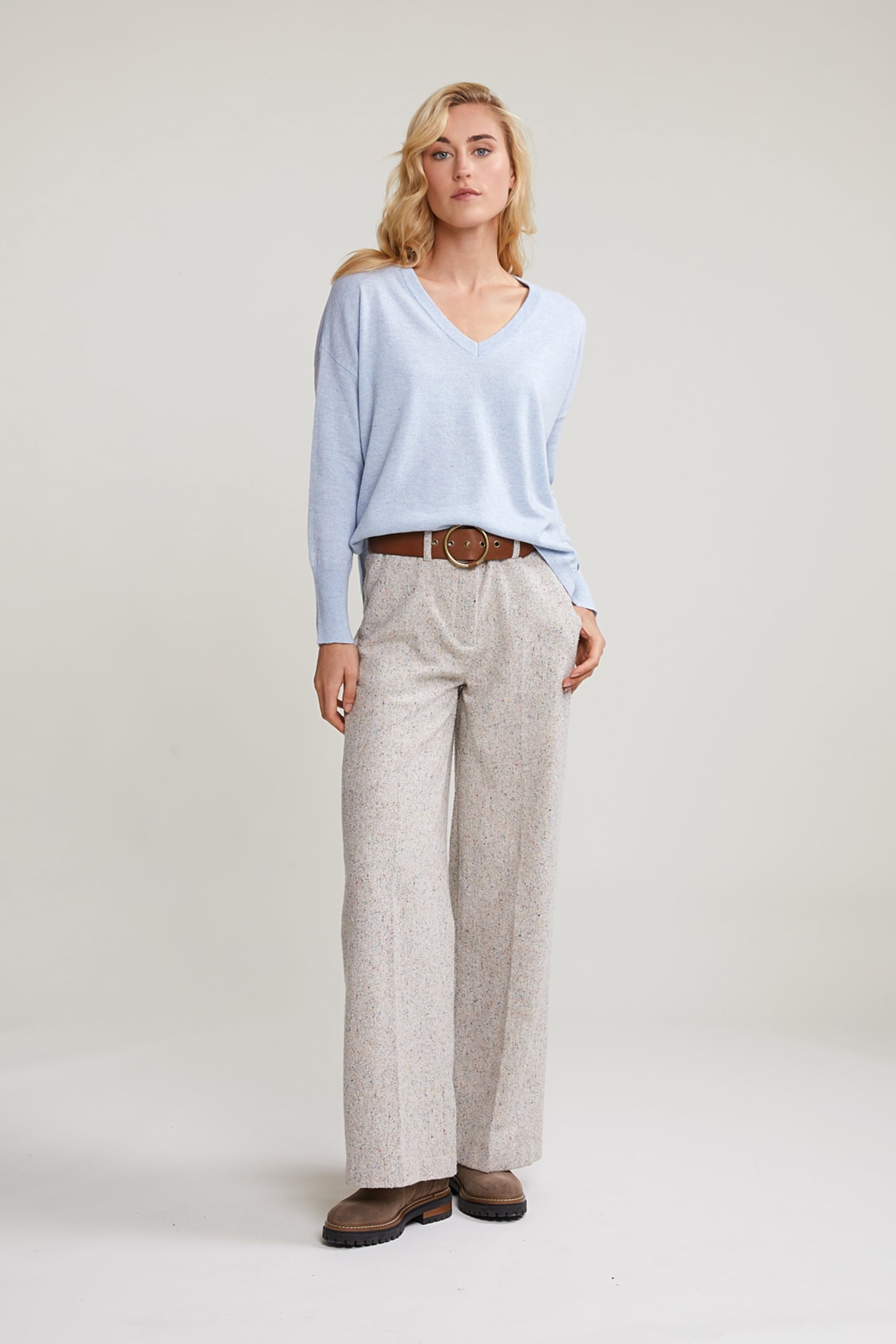 LIGHT BLUE BASIC V-NECK SWEATER LONG SLEEVES 3