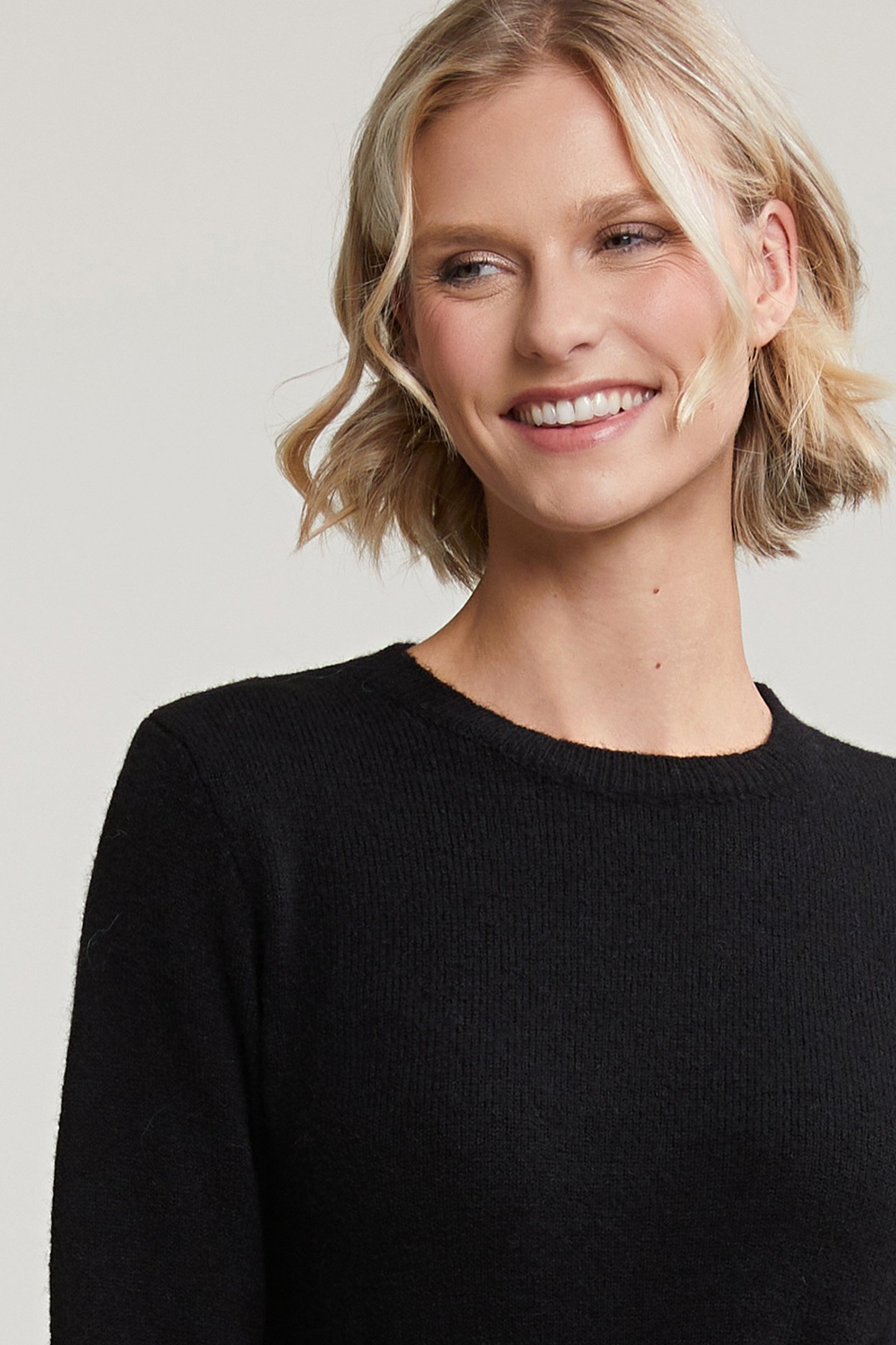 BLACK LONG CREW NECK DRESS 5