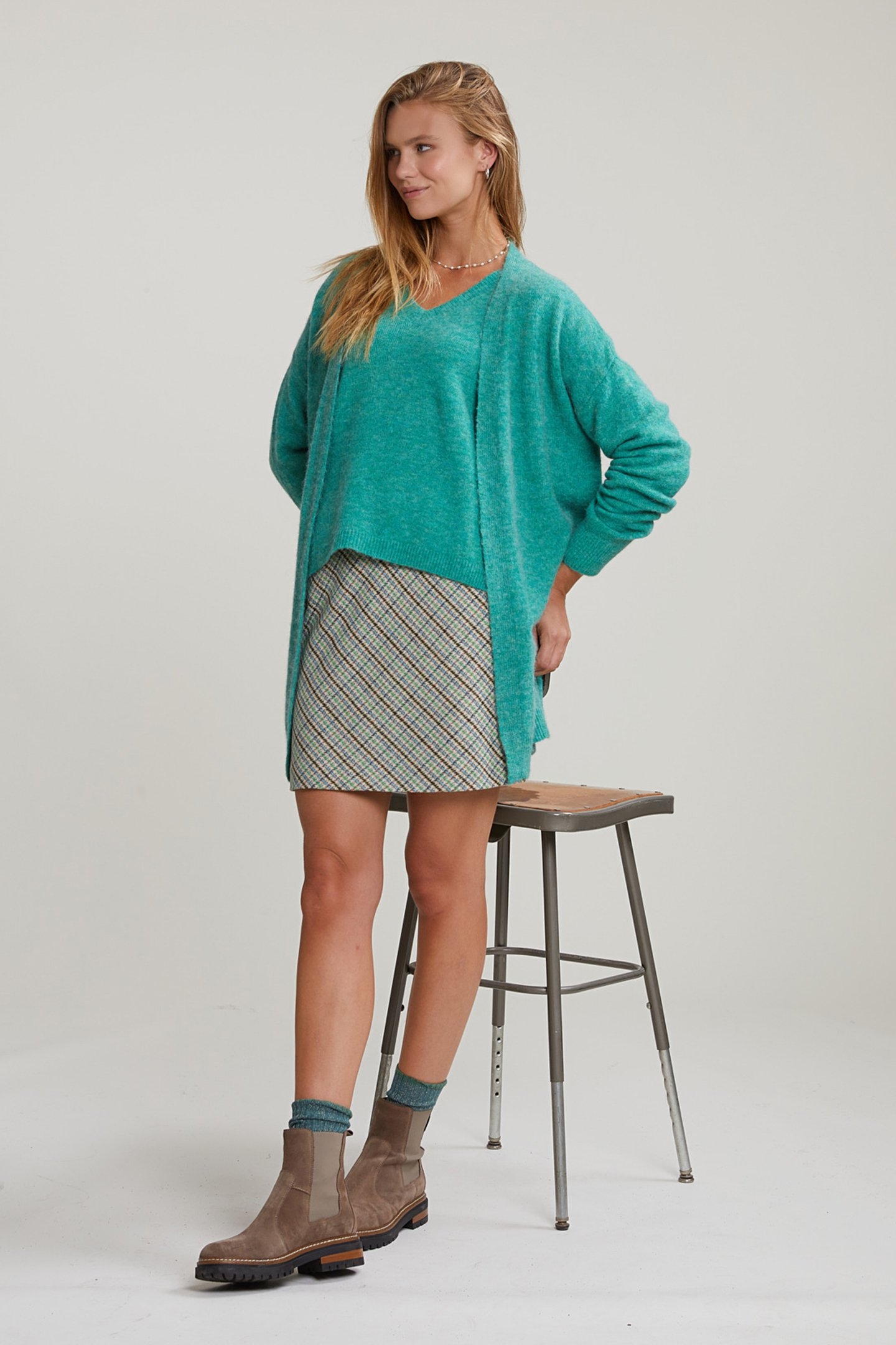 GREEN LONG V-NECK CARDIGAN LONG SLEEVES 3