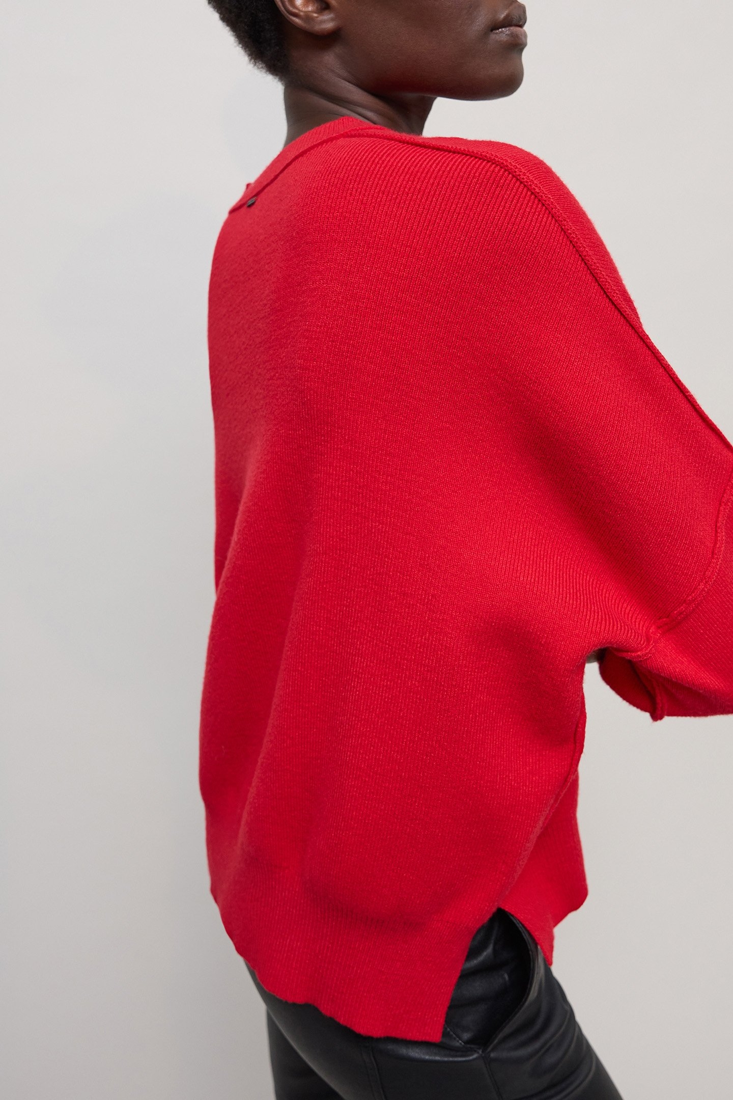 VERMILION REVERSE SEAM SWEATER 5
