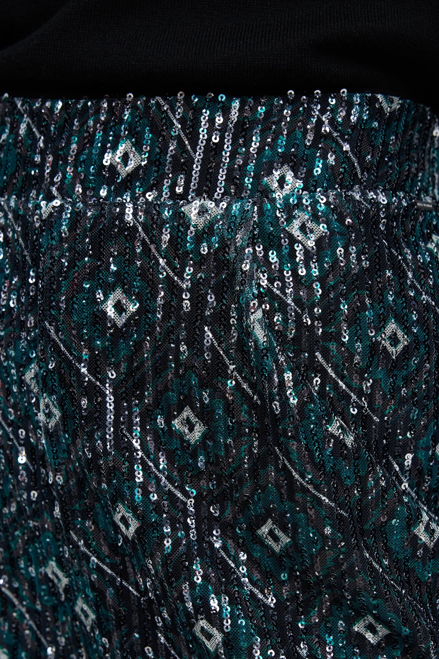 BLACK SEQUIN-EMBROIDERED GEOMETRIC PRINT SHORTS 4