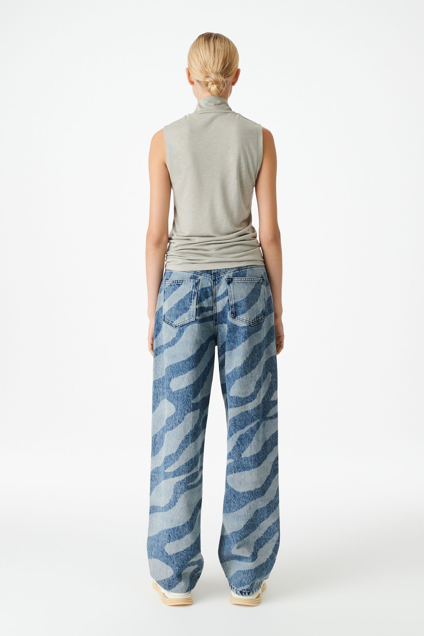 EKHI TANK TOP LIGHT GREY 3