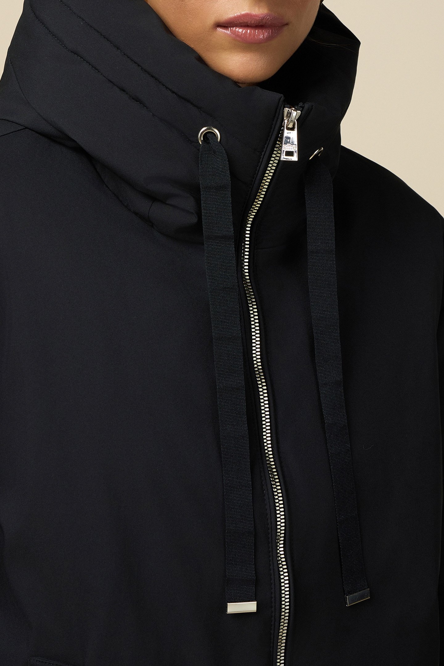 SMOOTH DOWN JACKET WITH HOOD BLACK 4