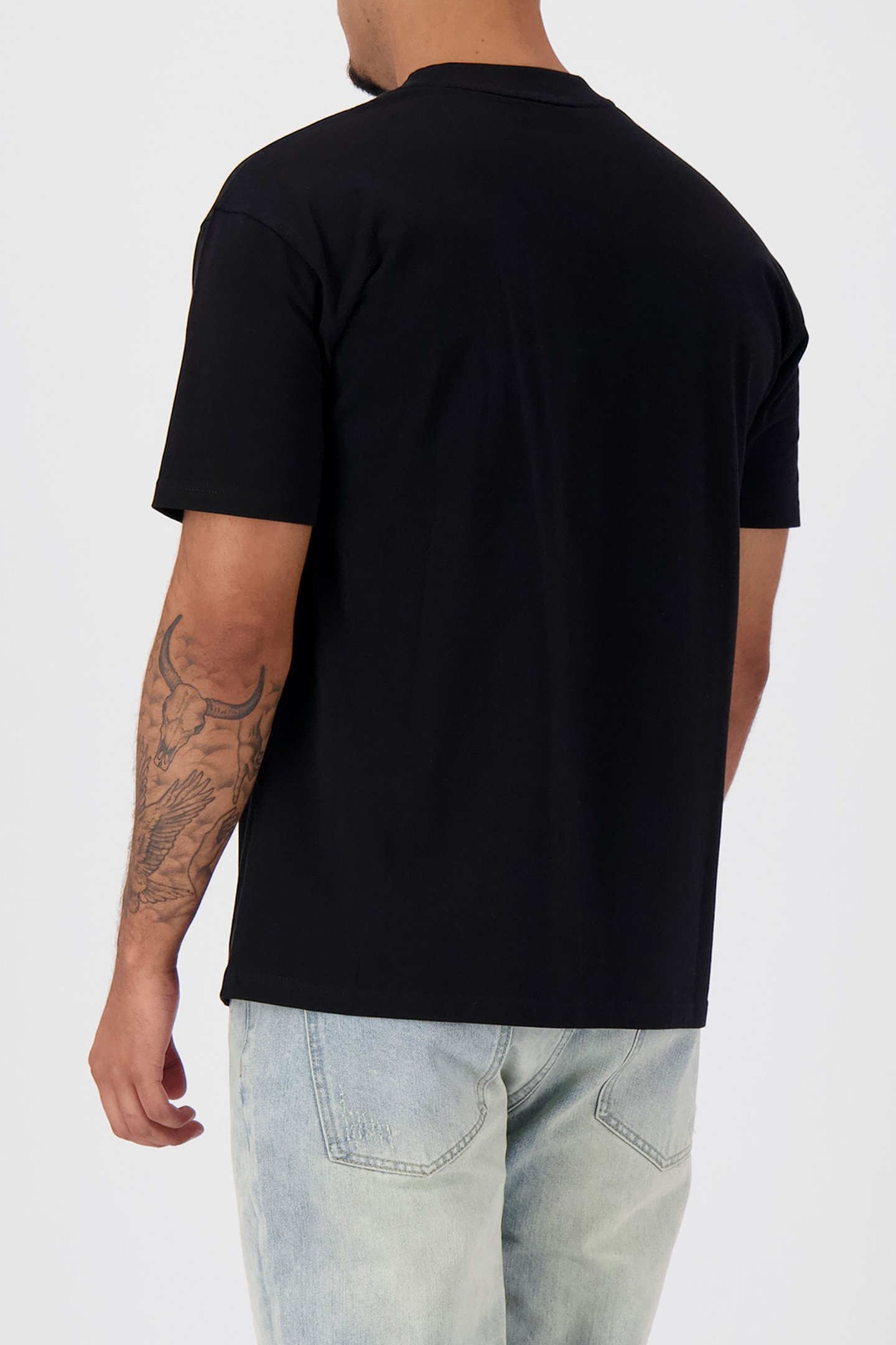 INITIAL T-SHIRT BLACK 2