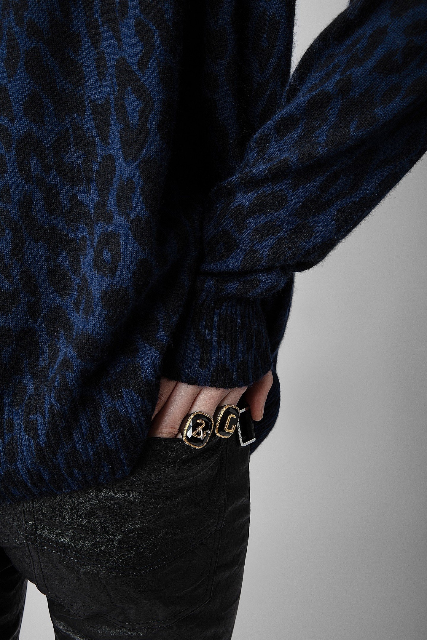 CASSY LEOPARD PRINT CASHMERE CARDIGAN ENCRE 5
