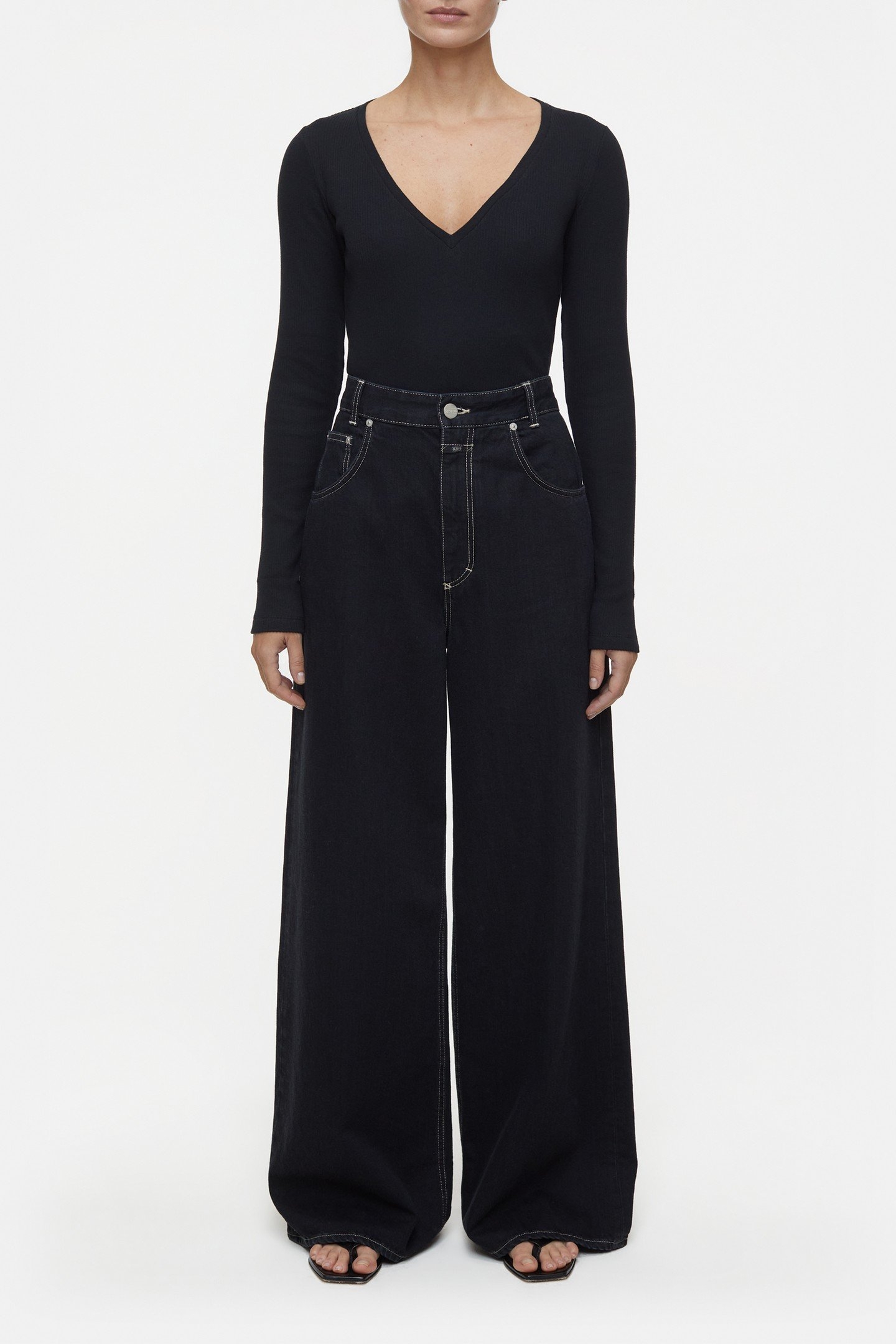 V NECK LONGSLEEVE T-SHIRTS BLACK 1