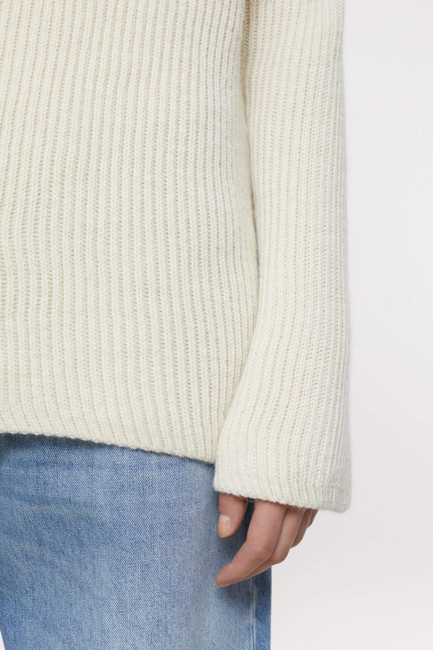 V NECK LONG SLEEVE KNITS IVORY 6