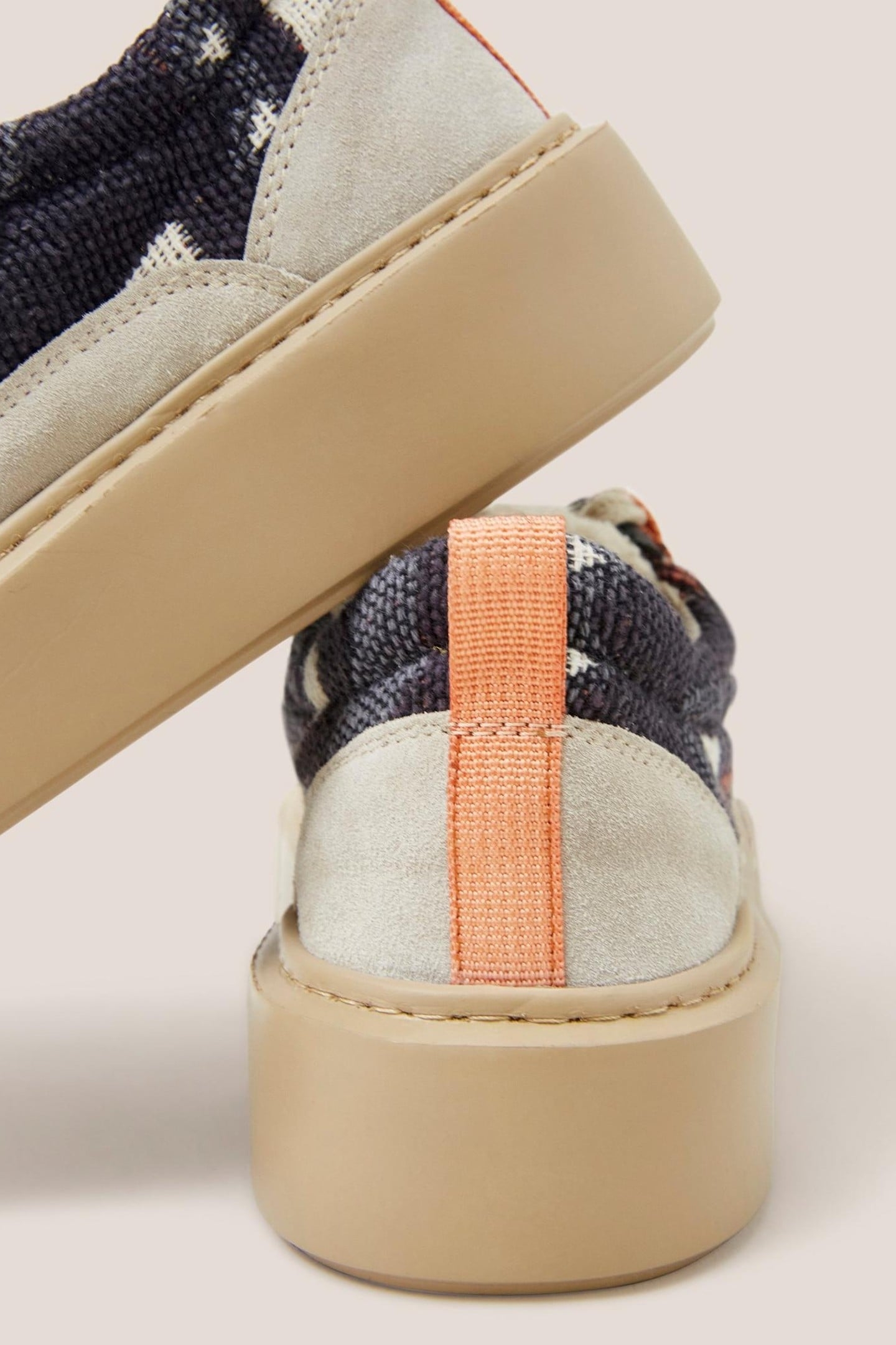 XL EXTRALIGHT SUEDE TRAINER NAVY MULTI 6