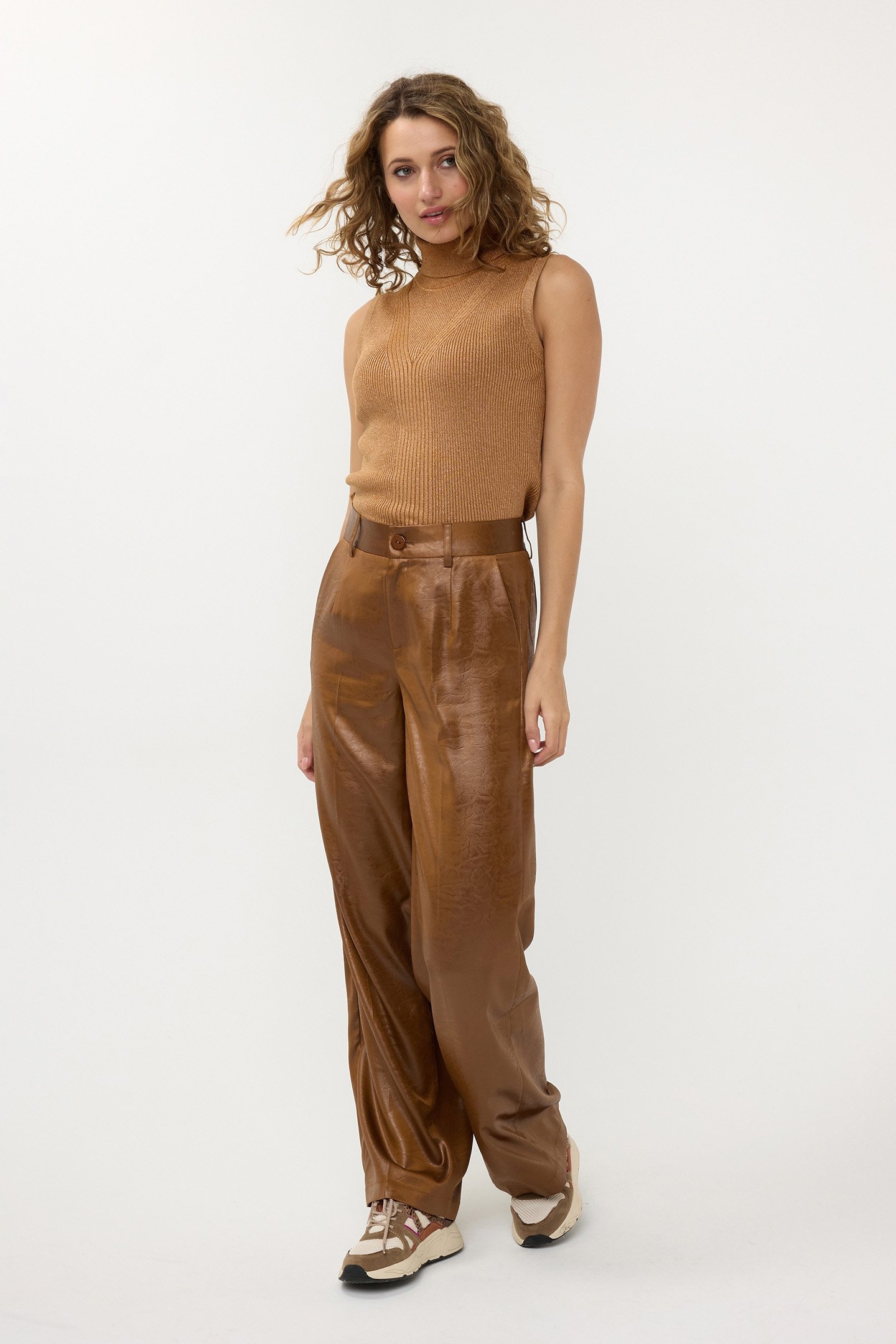 TROUSERS METALLIC EM BRANDY 2