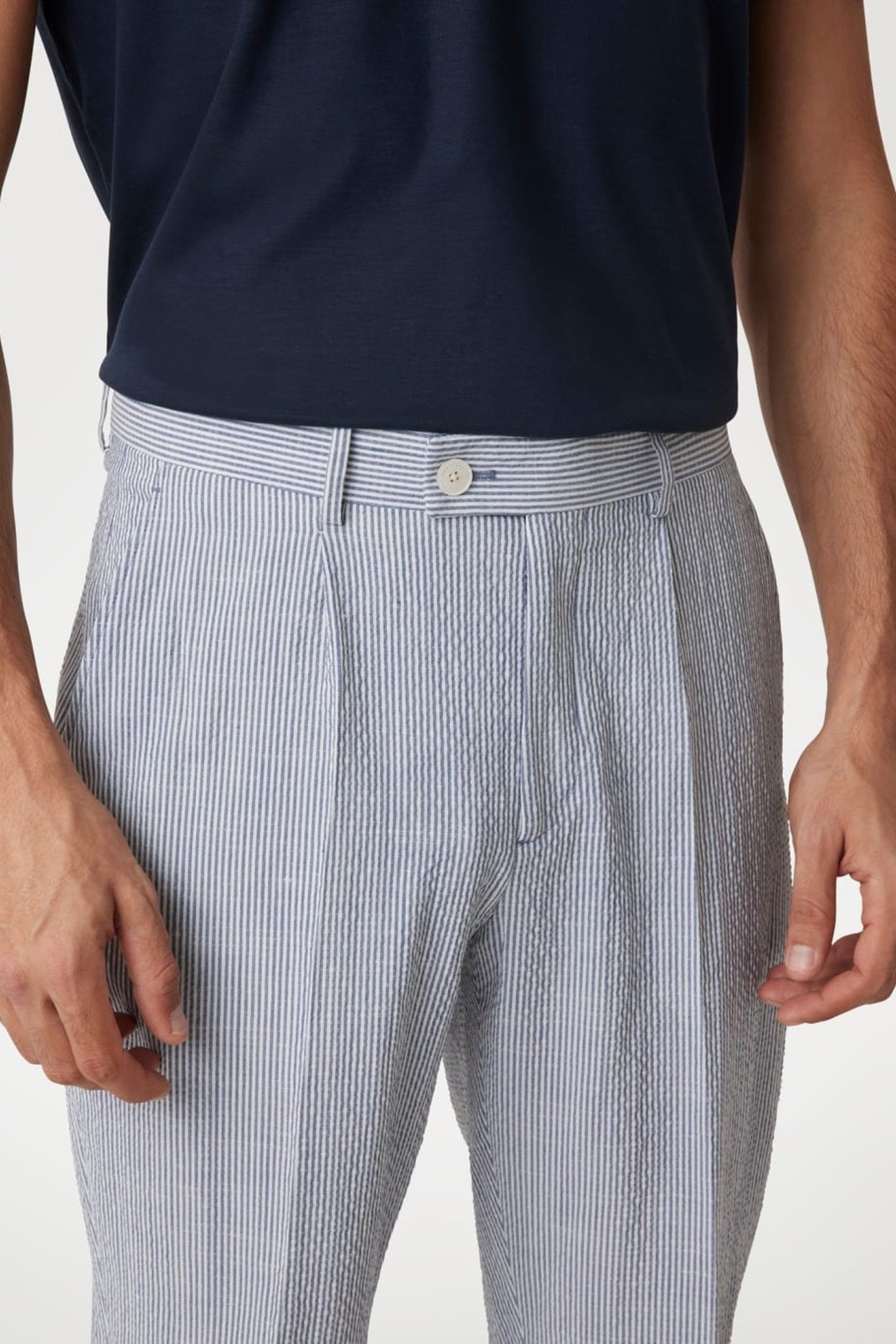 MAX PLEATED REG CHIN WHITE/BLUE STRIPES 3