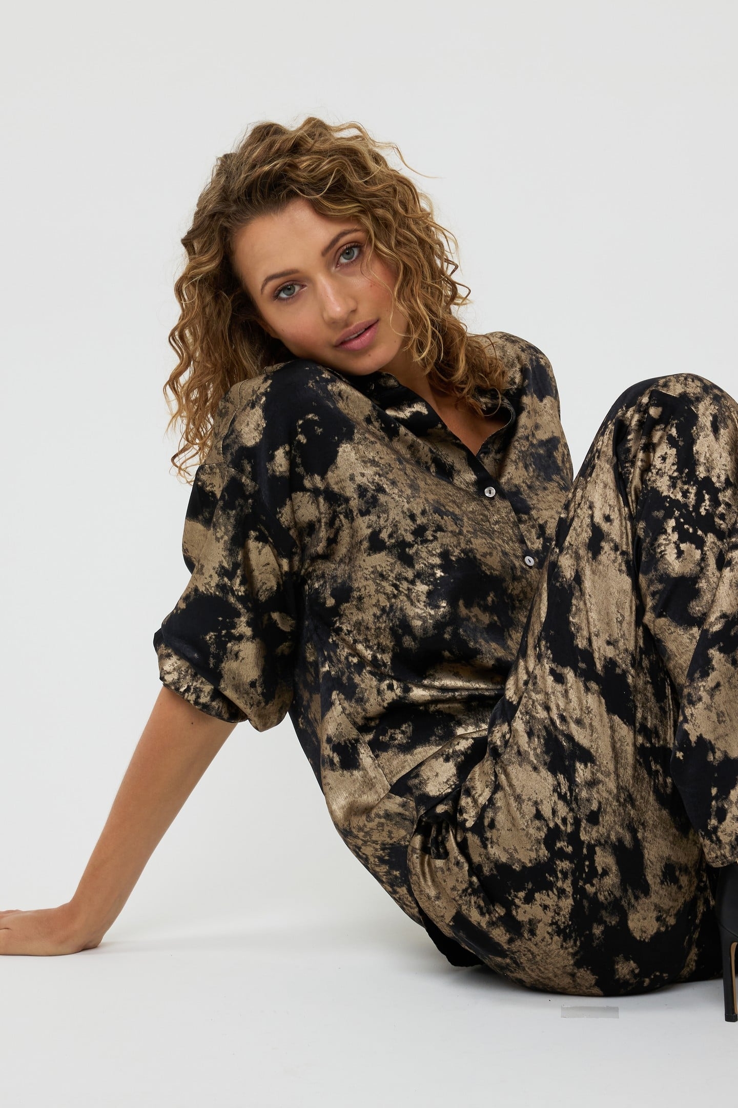 BLOUSE V-NECK LAMEE BLACK 1