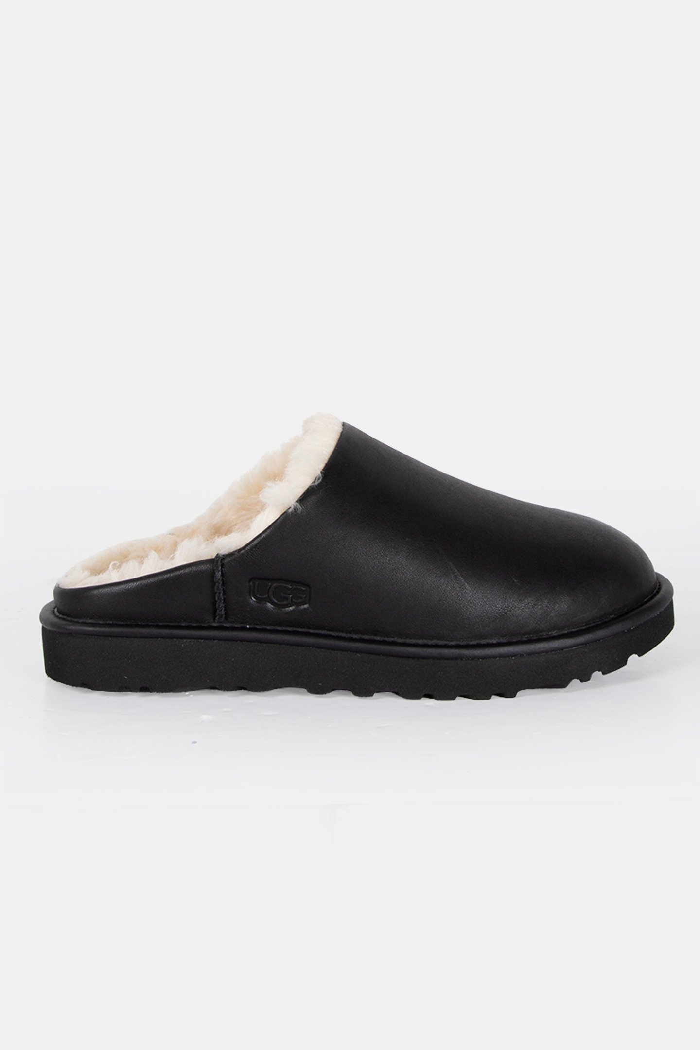 UGG – M CLASSIC SLIP-ON NOIR 1