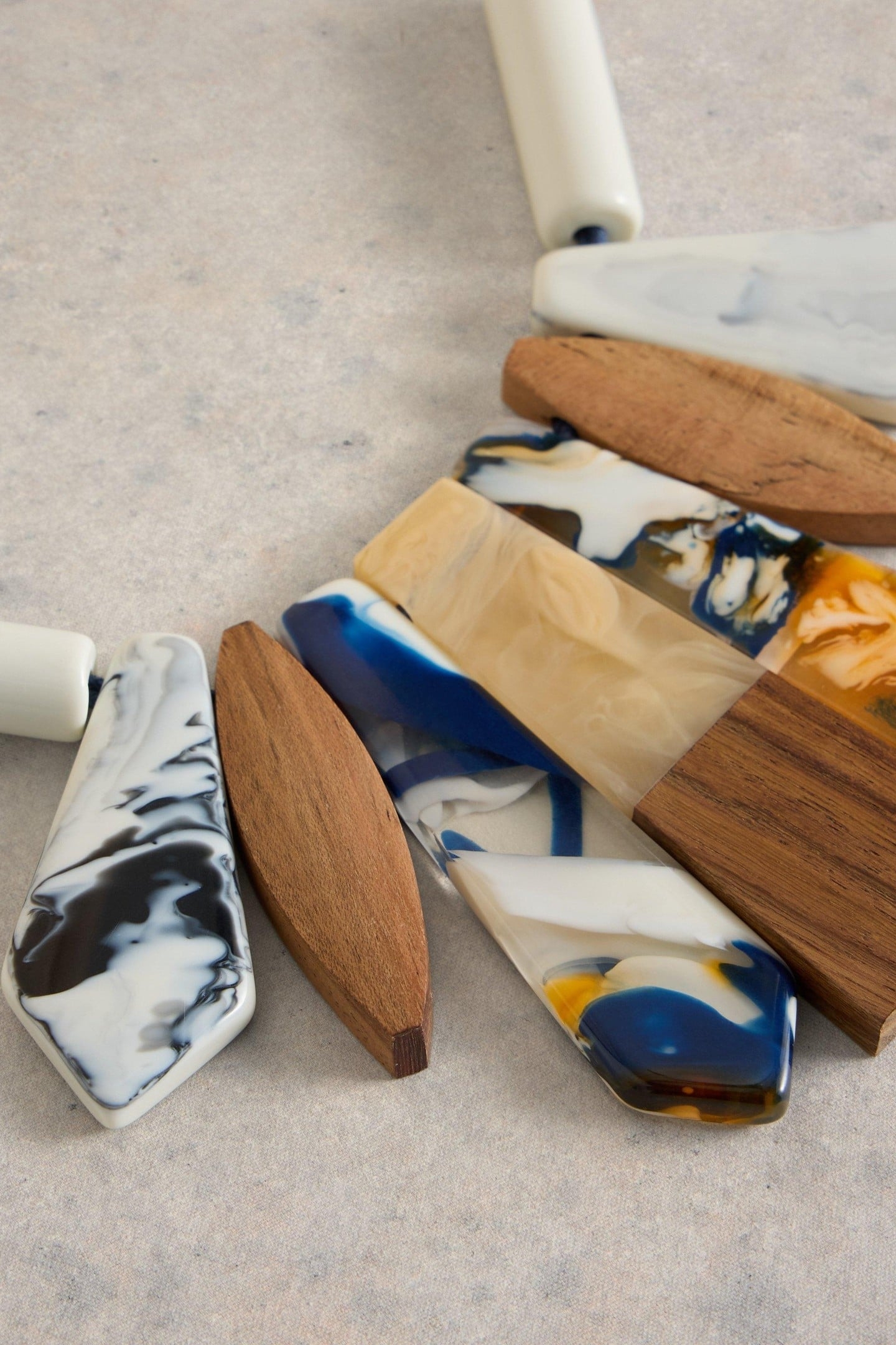 COSMO CHUNKY NECKLACE TAN MULTI 2