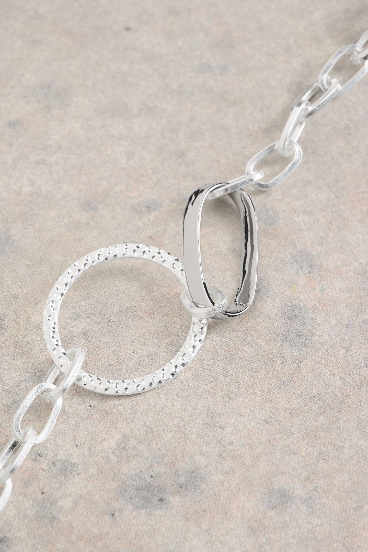 STATEMENT HAMMERED NECKLACE SILVER TONE METALLIC 2