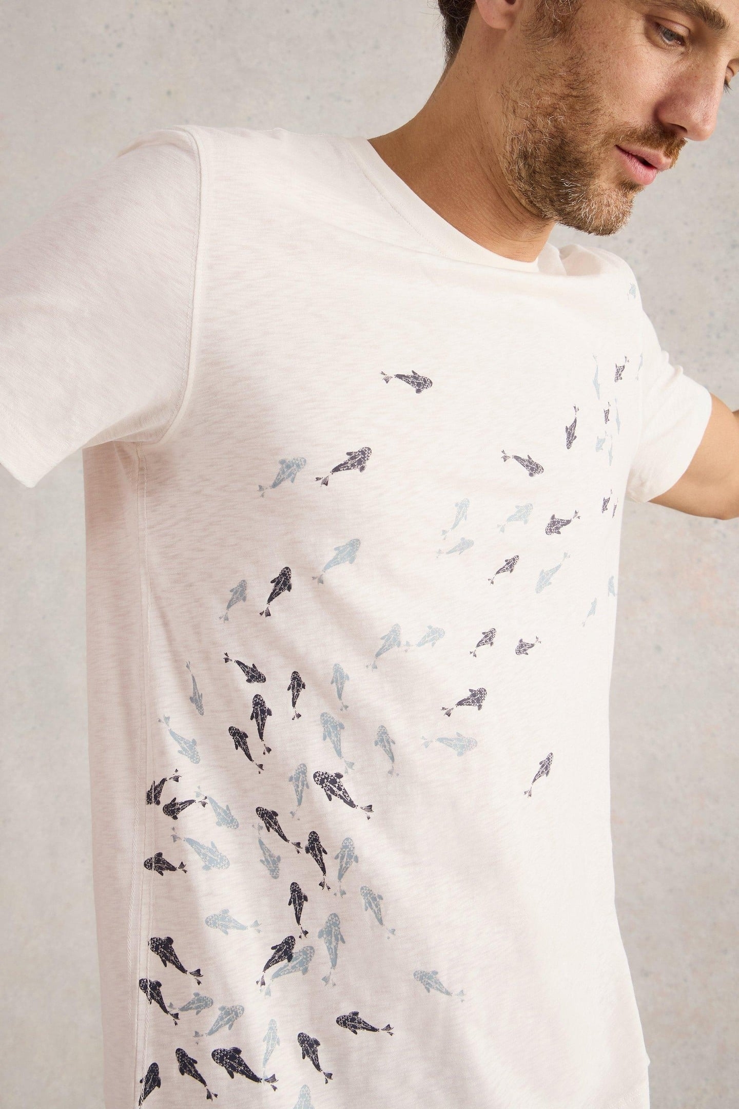 SWIMMING FISH GRAPHIC TEE WHITE PRINT 6