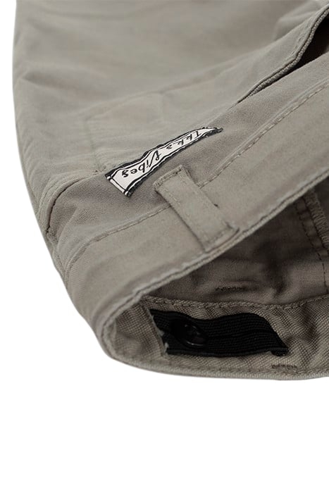 CHINO VERT WAITER SHORTS 6