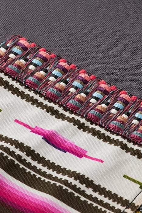 RELAXED FIT WOVEN APPLIQUE T-SHIRT IN COTTON-KAPOK BLEND MOO 7