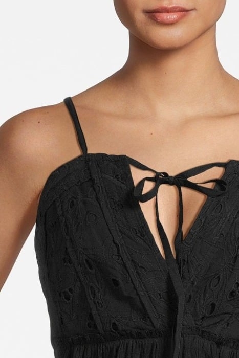 MIREYA TANK TOP IN BLACK 4