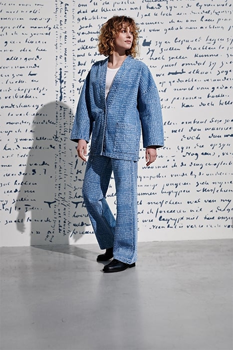 VAN ROPE LETTER BLUE 2