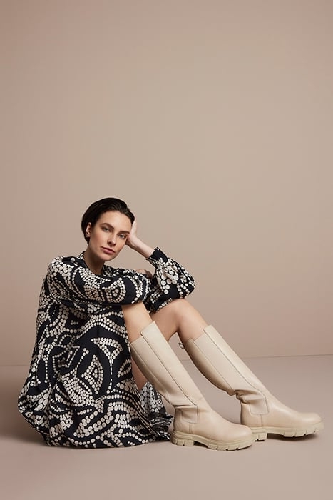 DRESS IRREGULAR DOTS HAMMERED BLACKS 4